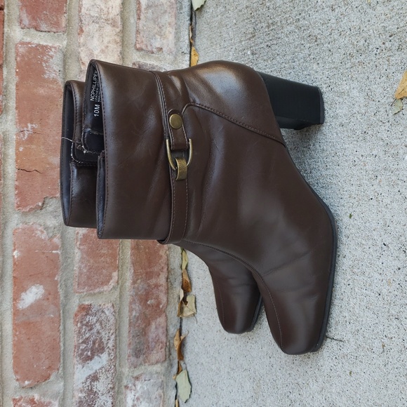 Vintage Nine West Womens Leather Ankle Heeled Boots Buckle Size 10 Y2K Retro - Picture 2 of 15